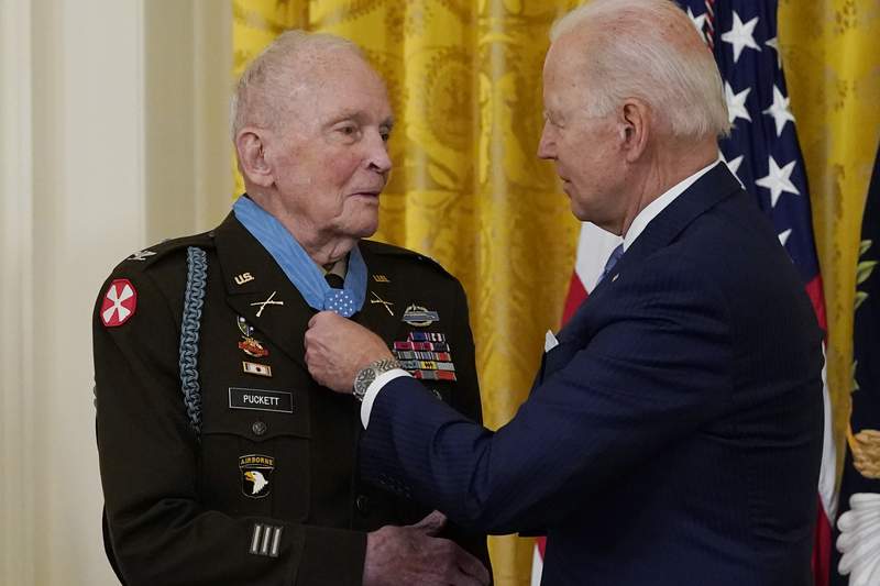Biden bestows Medal of Honor on Korean War veteran