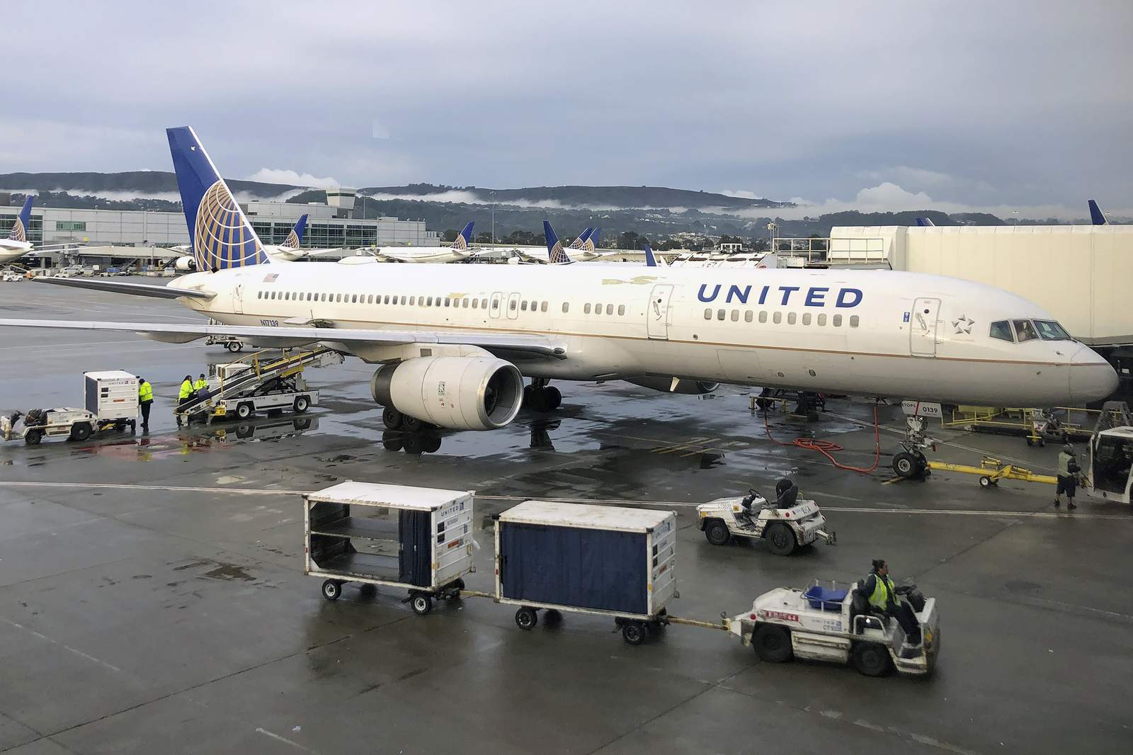 United Airlines Boosts Profit On More Revenue Cheaper Fuel,700 Square Foot House