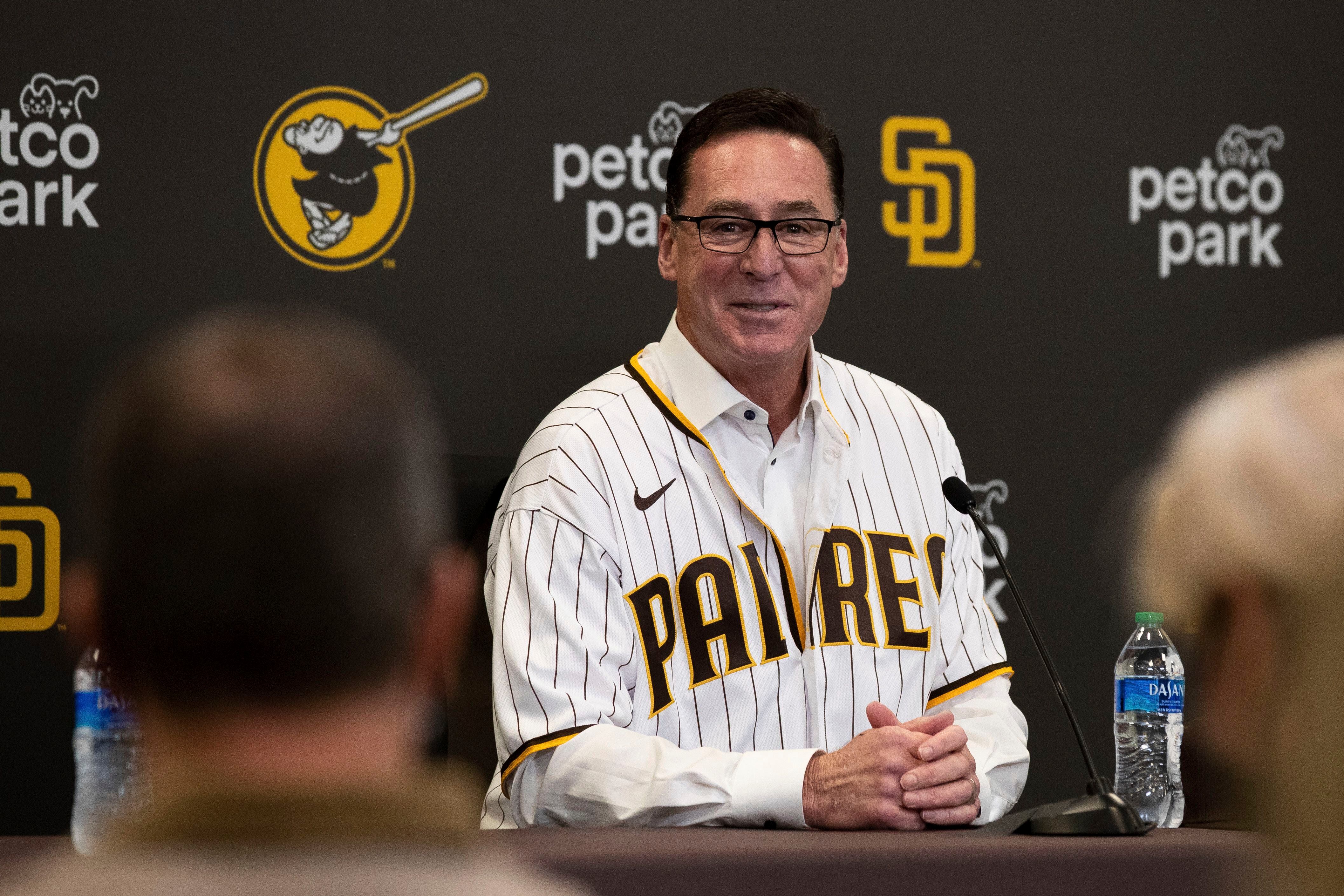 Padres grant Giants permission to interview Bob Melvin for managerial job,  AP source says