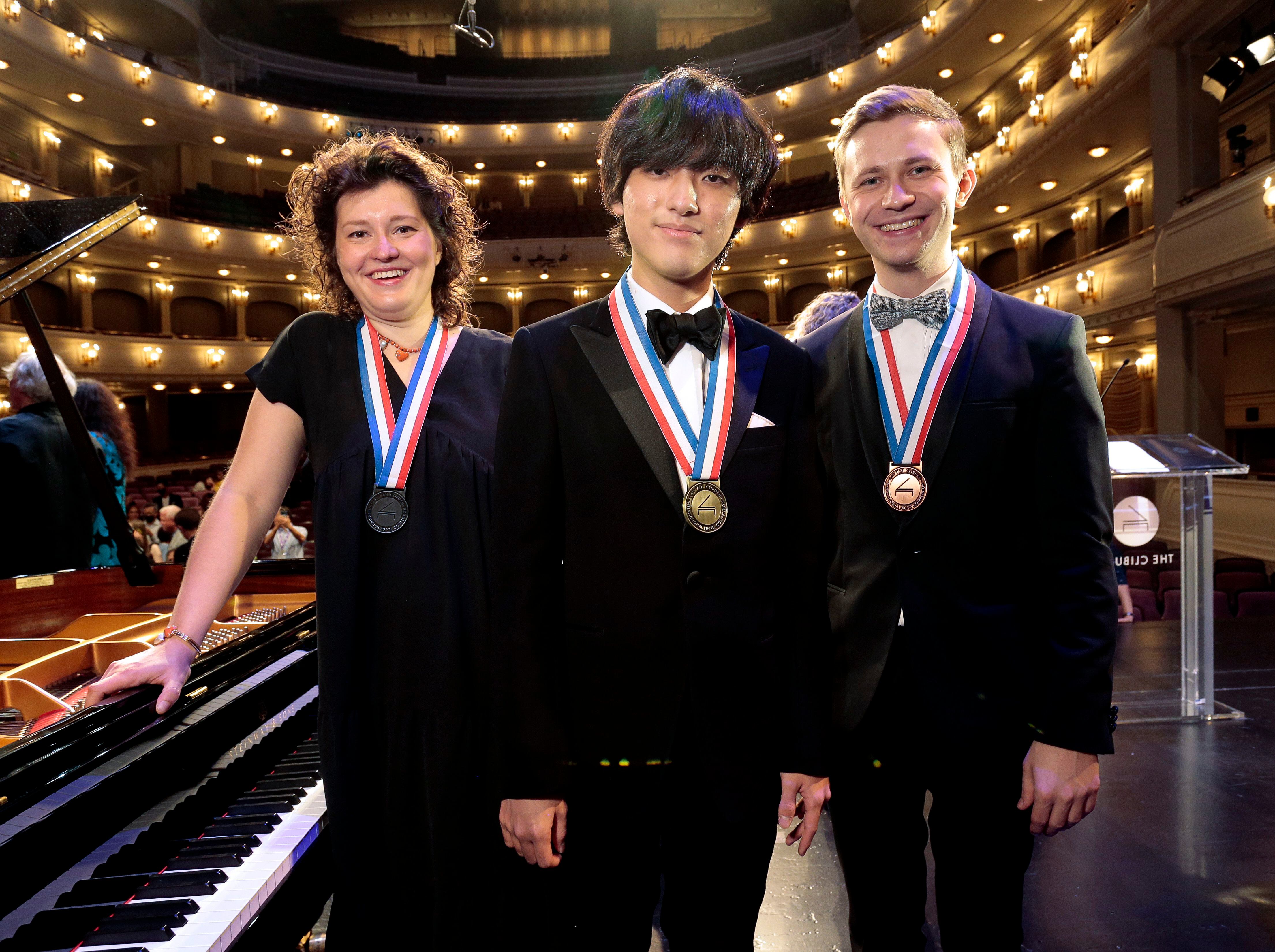 Pianist, 18, from South Korea wins Van Cliburn competition