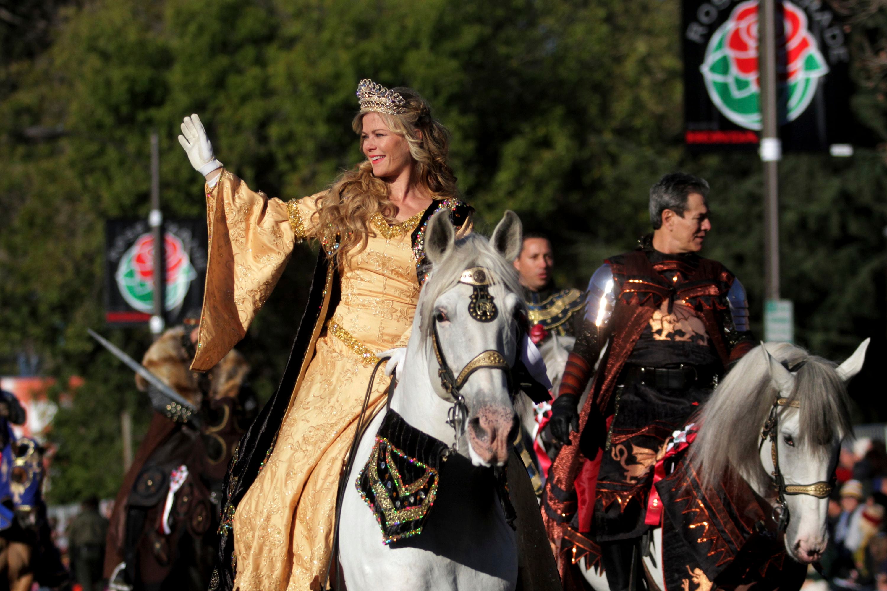 Actors strike at California medieval-themed dinner theater