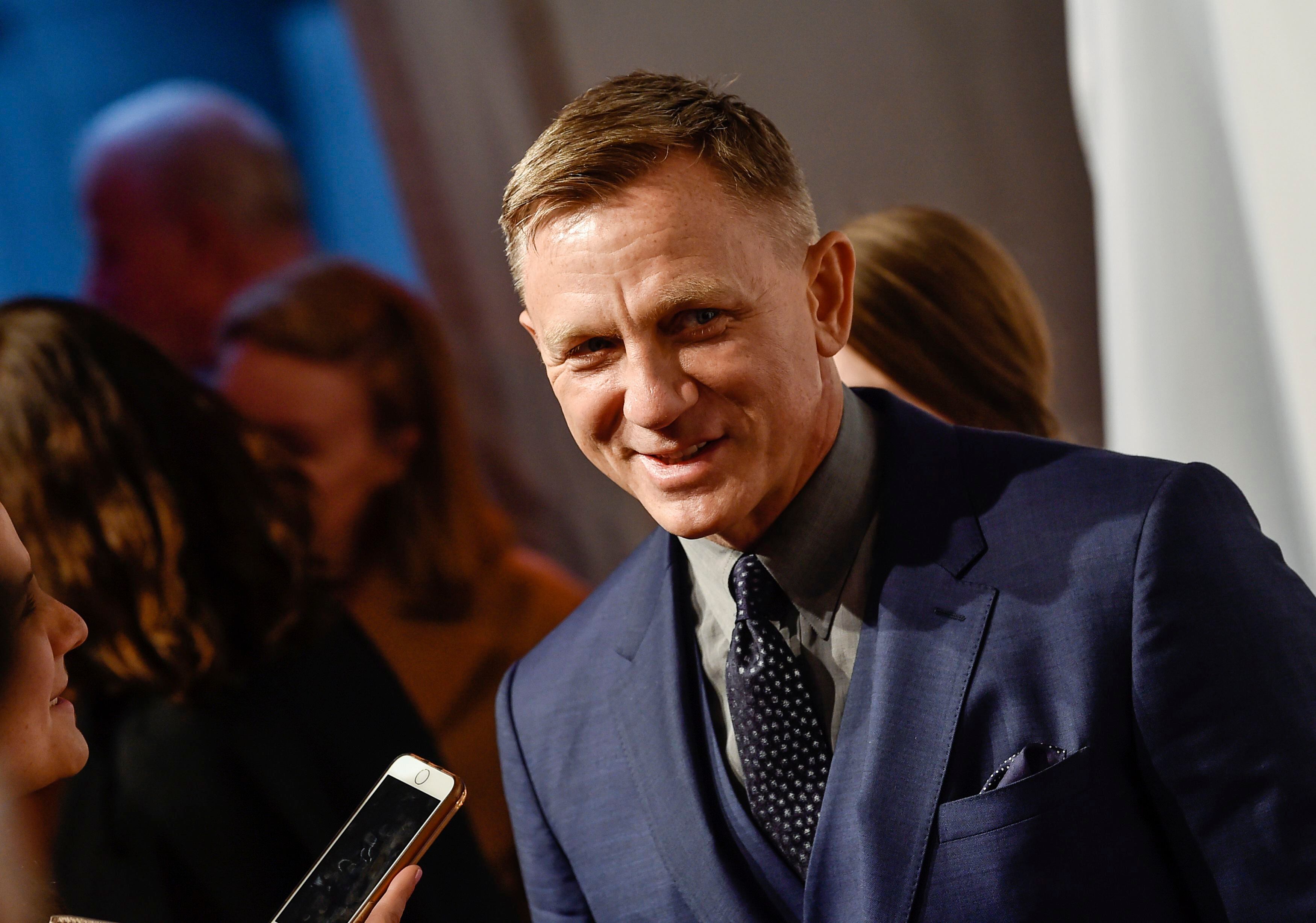 COVID-19 temporarily stops Daniel Craig’s return to Broadway