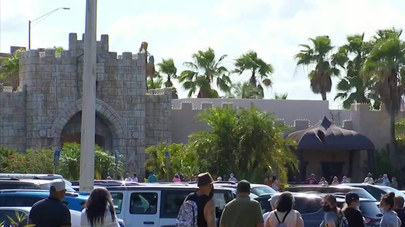 Hundreds flock to Holy Land Experience while long-shuttered attraction offers free admission