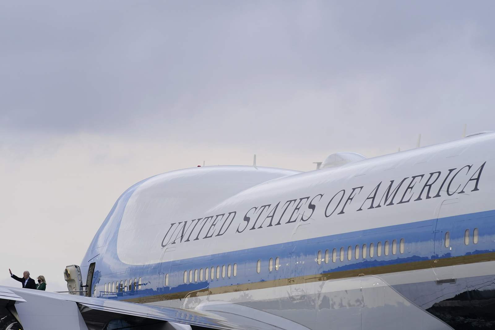 At Air Force One base, intruder given up by ‘mouse ears’