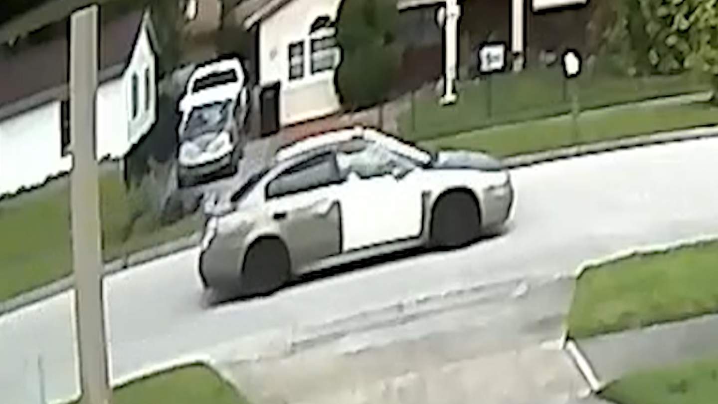 VIDEO: Police look for vehicle in connection to 16-year-old shot near Orlando park