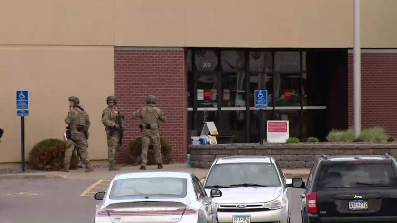 Suspect who held 5 hostages at Minnesota bank arrested