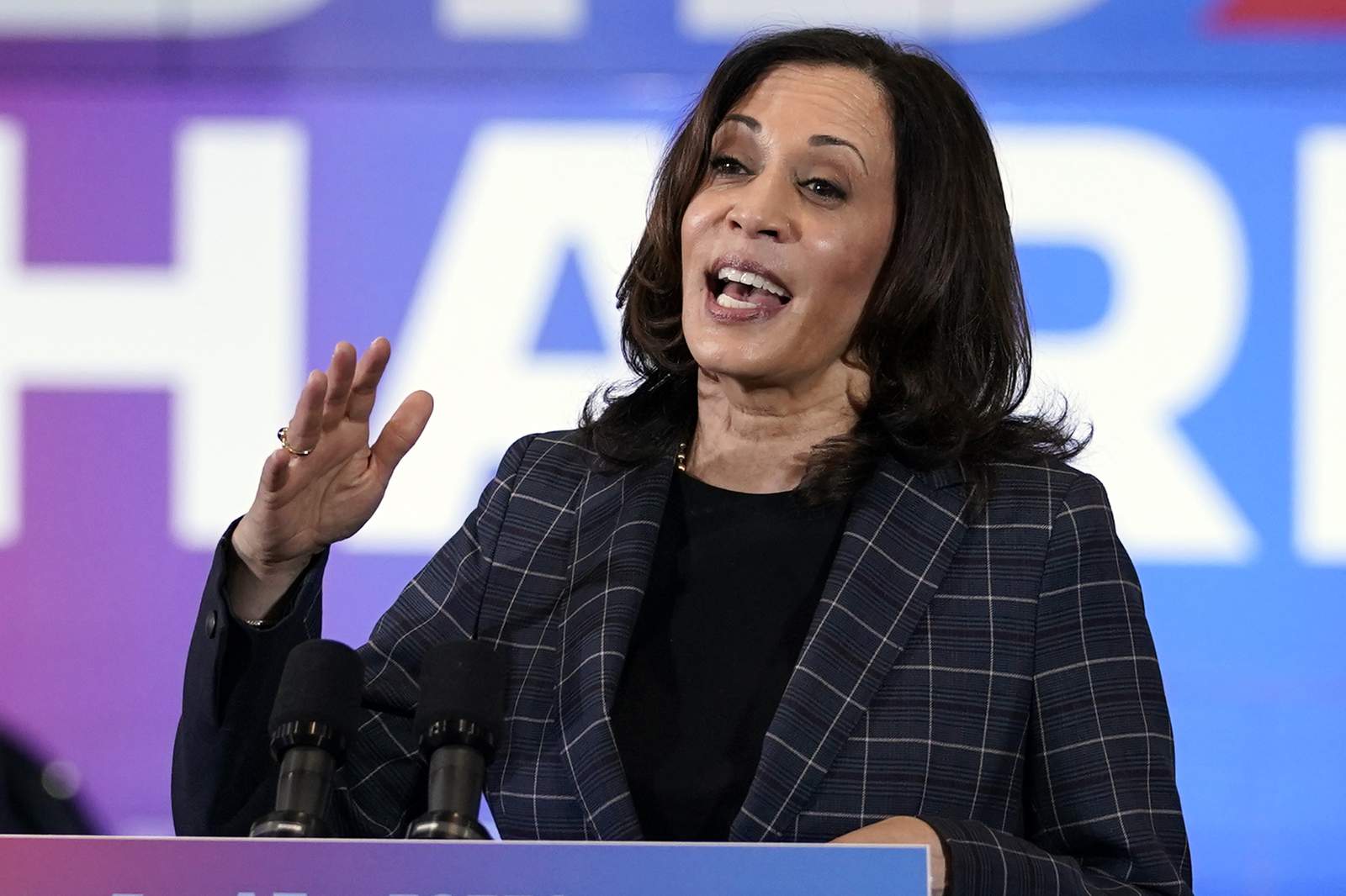 VP candidate Kamala Harris visits Orlando for first day of early voting