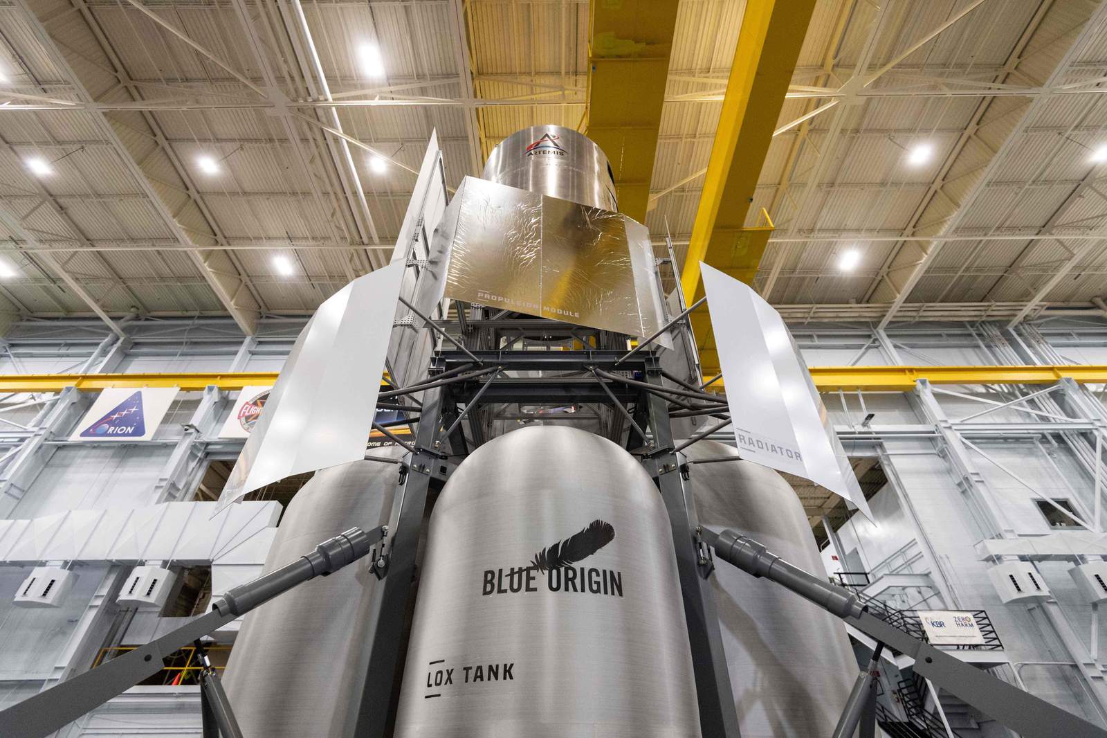 Blue Origin lunar lander arrives in Houston, allowing astronauts chance to try it out
