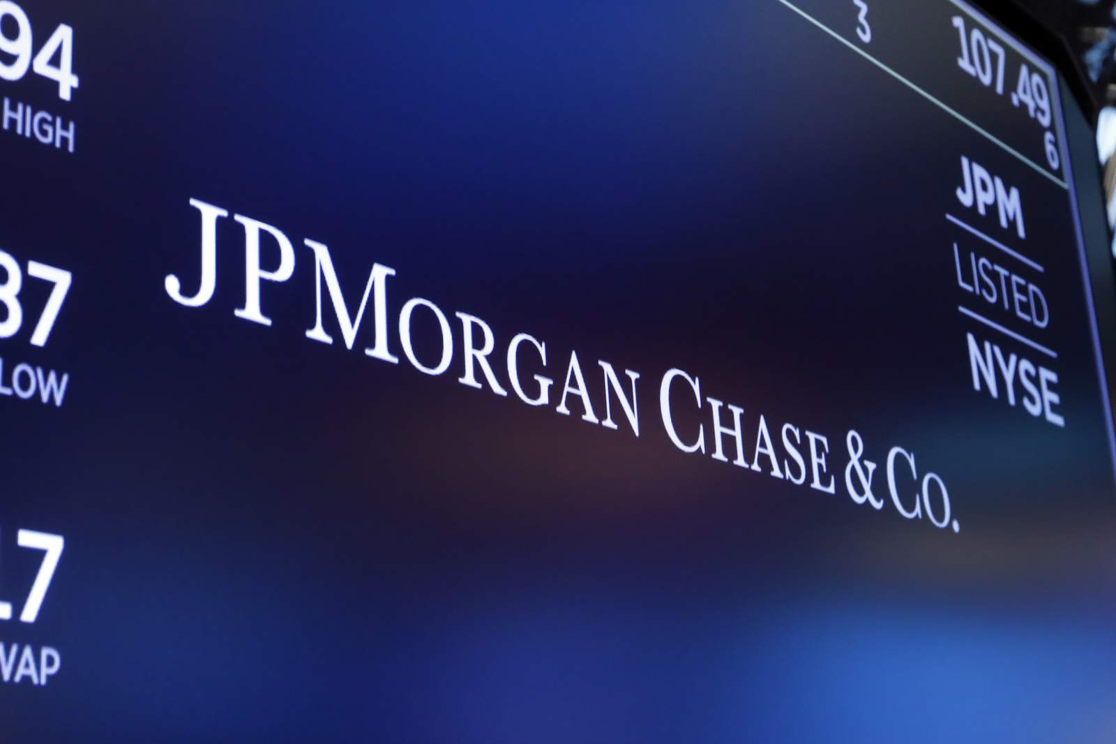 Some JPMorgan traders catch COVID as bank reopens offices