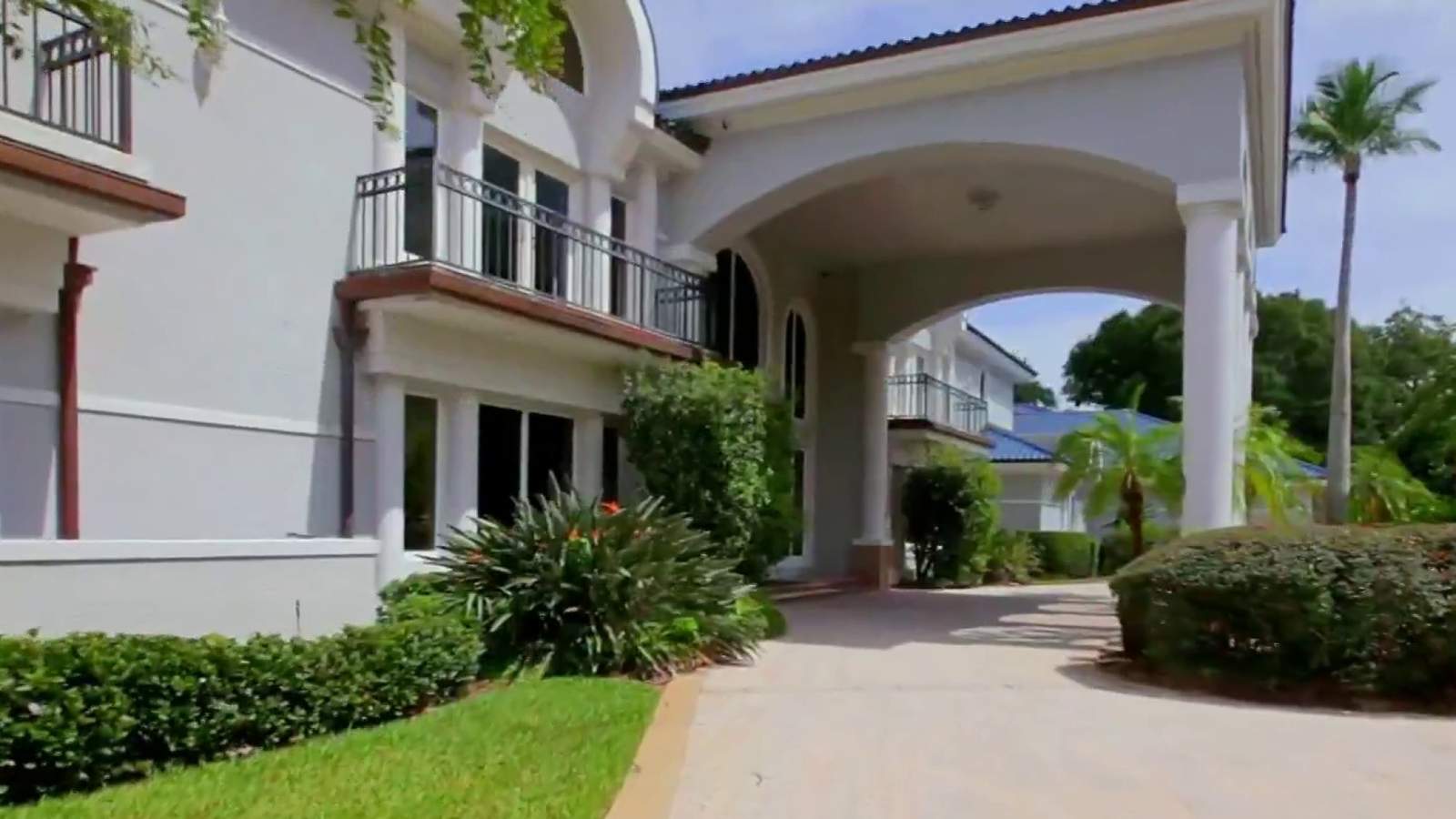 Shaq finally finds buyer for his Isleworth mansion after twice reducing price