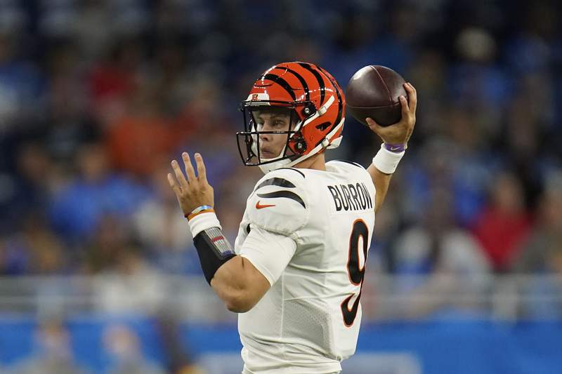 Joe Burrow throws 3 TDs as Bengals rout winless Lions 34-11