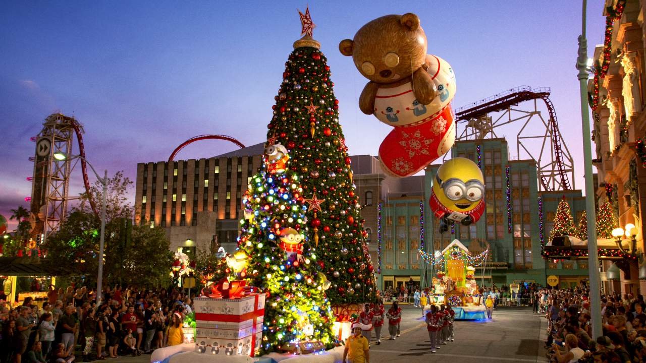 Universal’s Holiday Parade featuring Macy’s at Universal Studios Florida