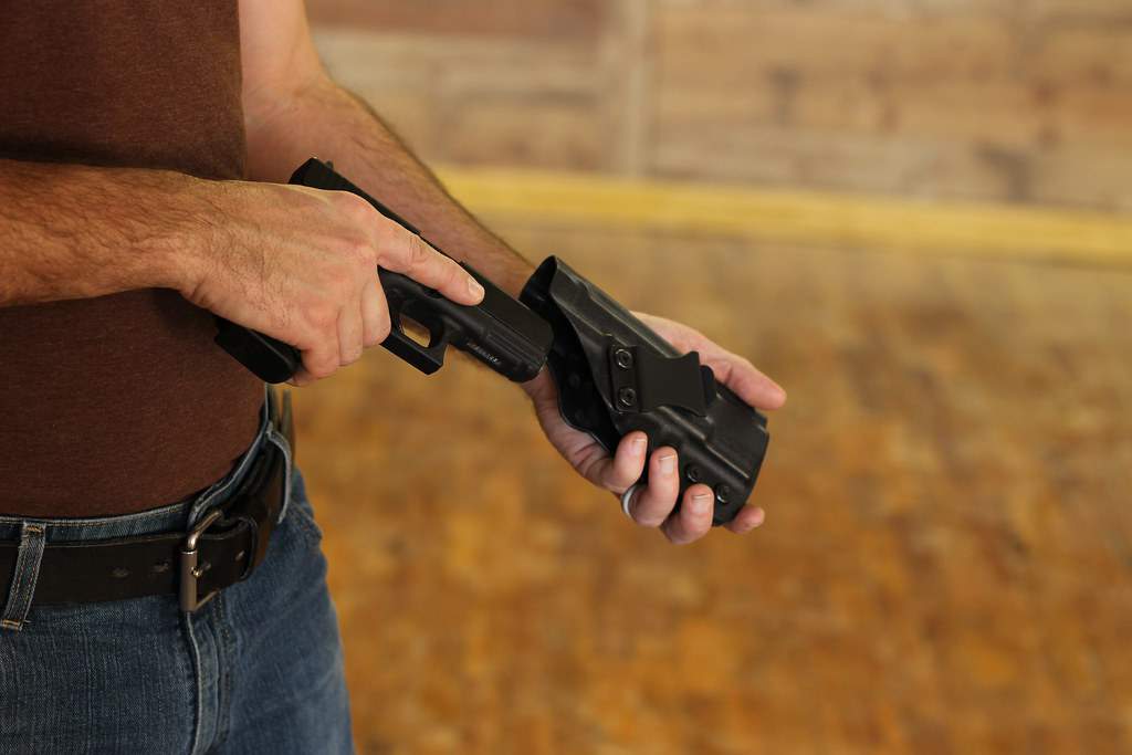 Florida sets record for concealed weapon applications in October