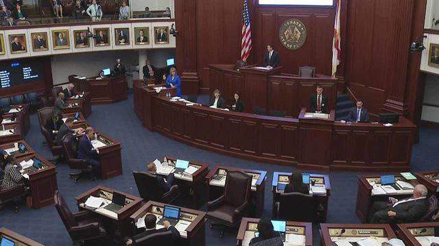 Florida Senate delays consideration of distracted driving bills