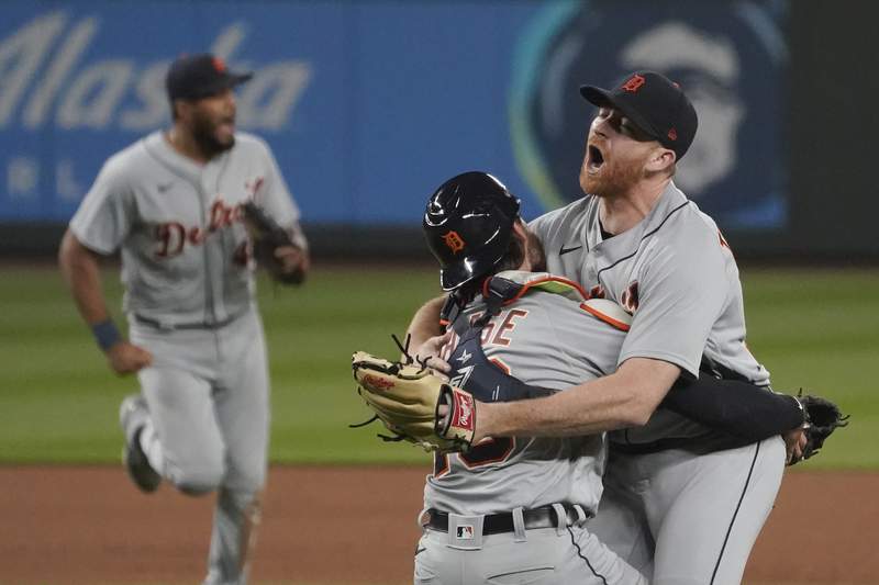 Turnbull twirls 5th no-hitter of MLB season, Tigers top M’s