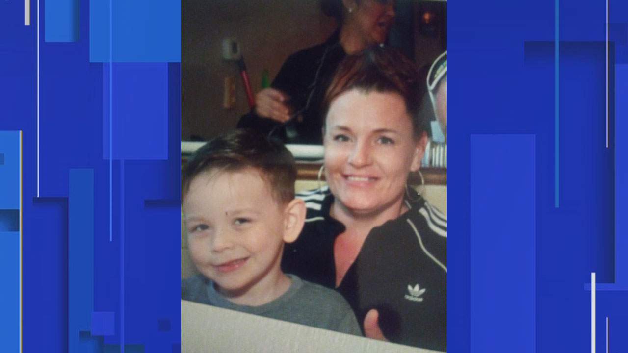 Single mom forced to leave son with family as her unemployment benefits stop amid COVID-19 pandemic