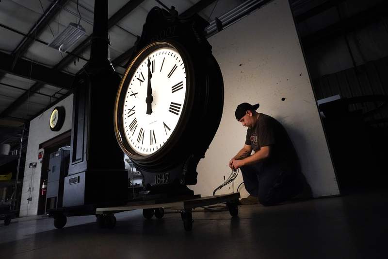 Legislators push new bill to make daylight saving time permanent in the US