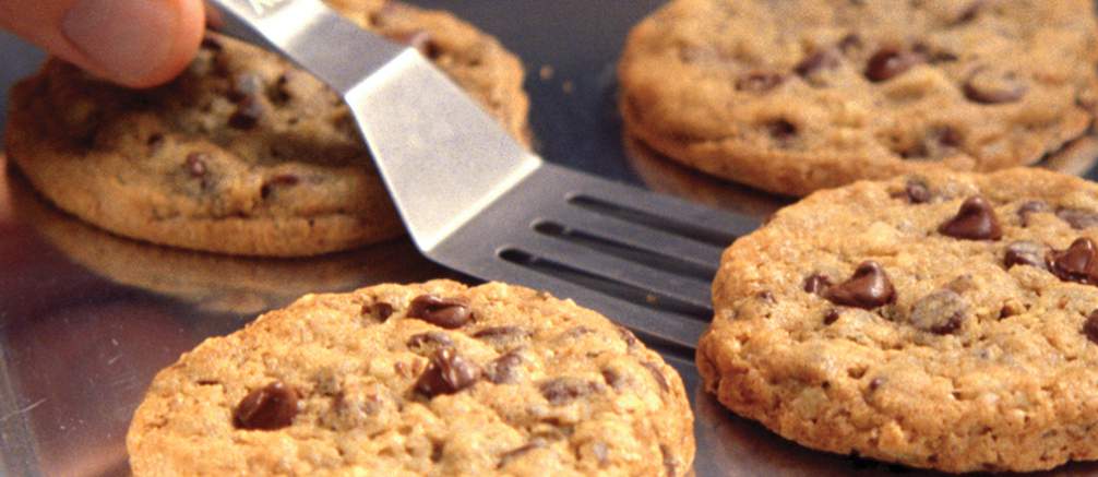 Recipe: Bake DoubleTree chocolate chip cookies at home
