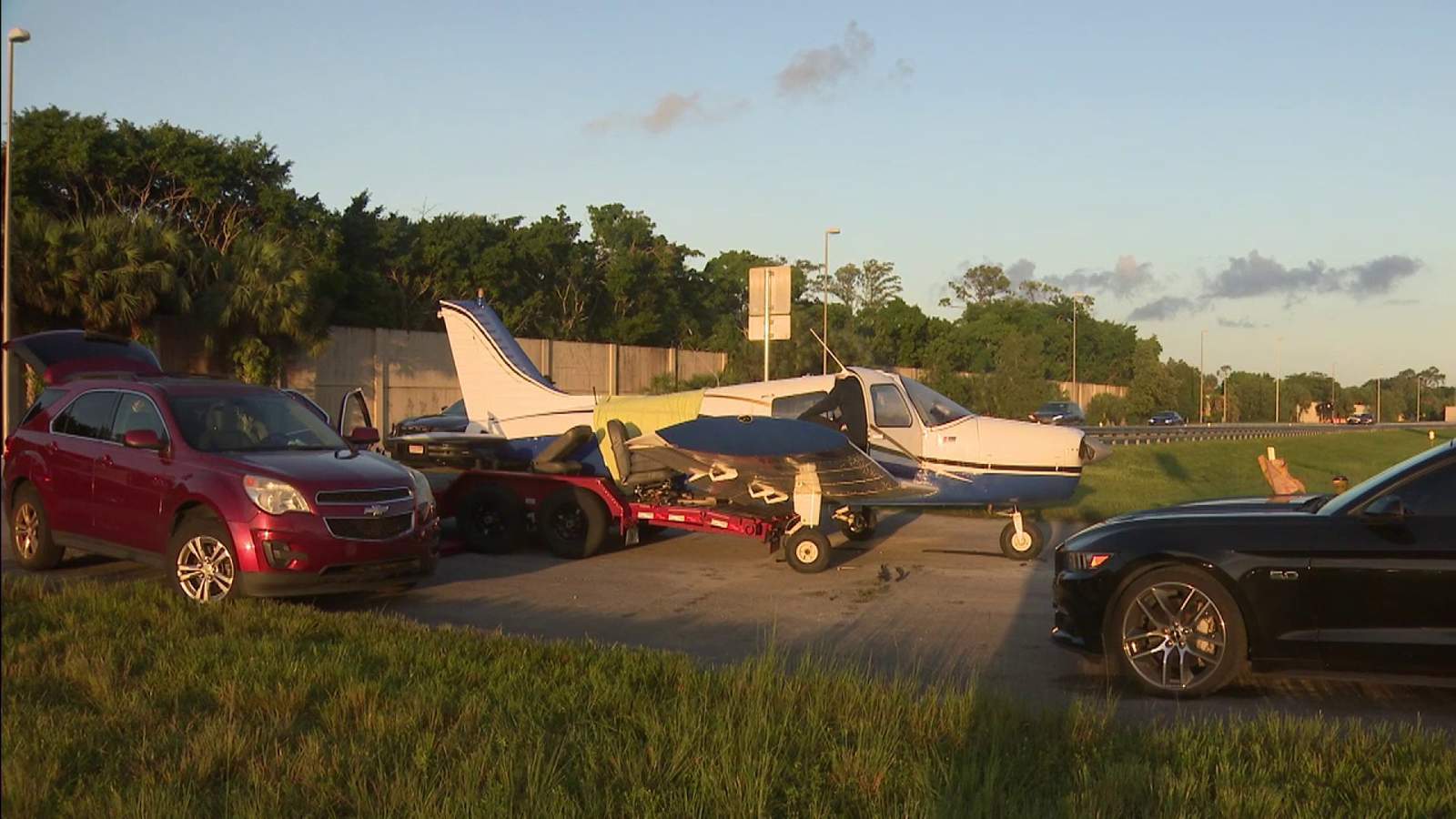 Small plane makes emergency landing on Florida highway