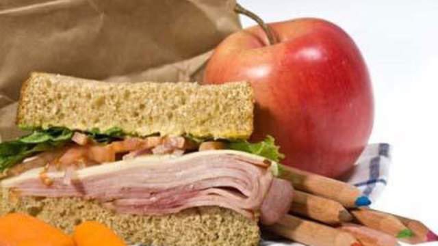 Seminole County public schools offers free meals to students for extended break