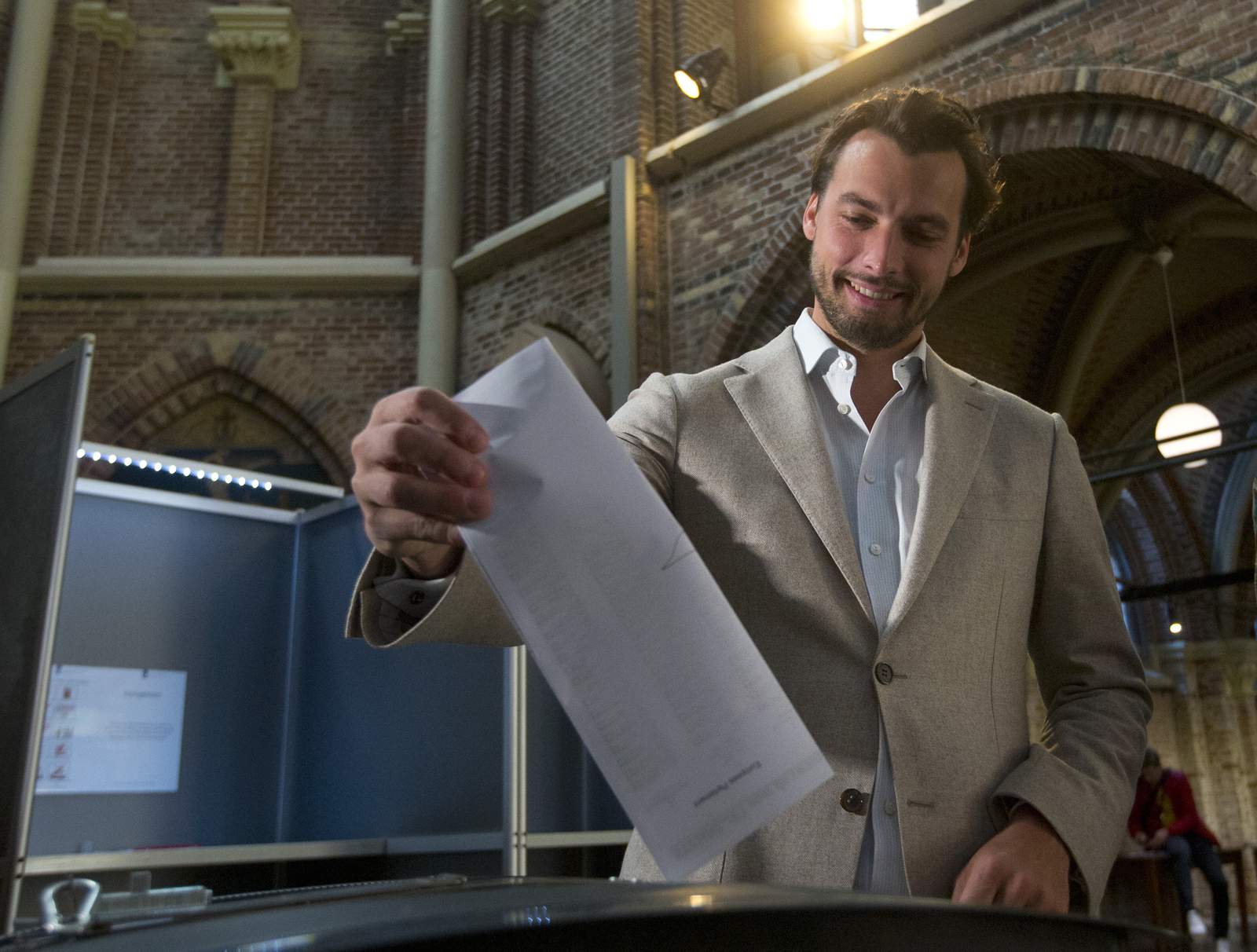 Dutch populist Baudet suggests splitting party he created