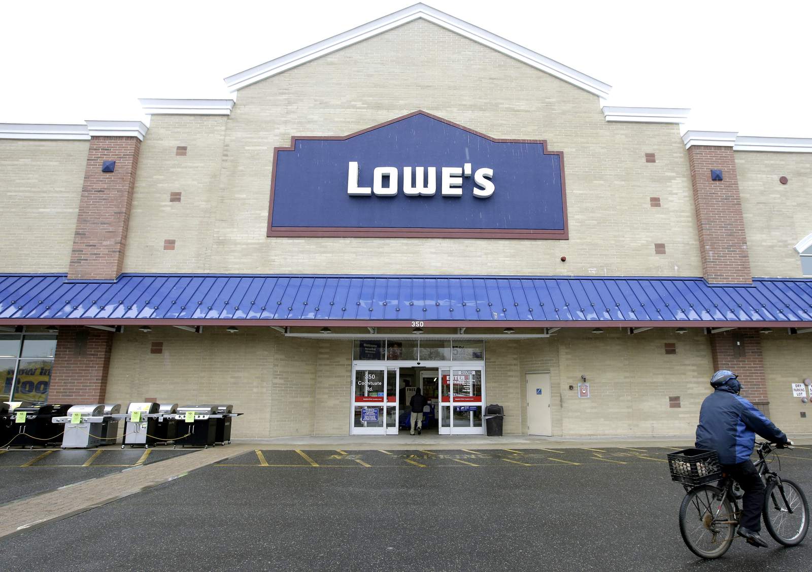 Lowe’s announces bonuses, plans to hire 50,000