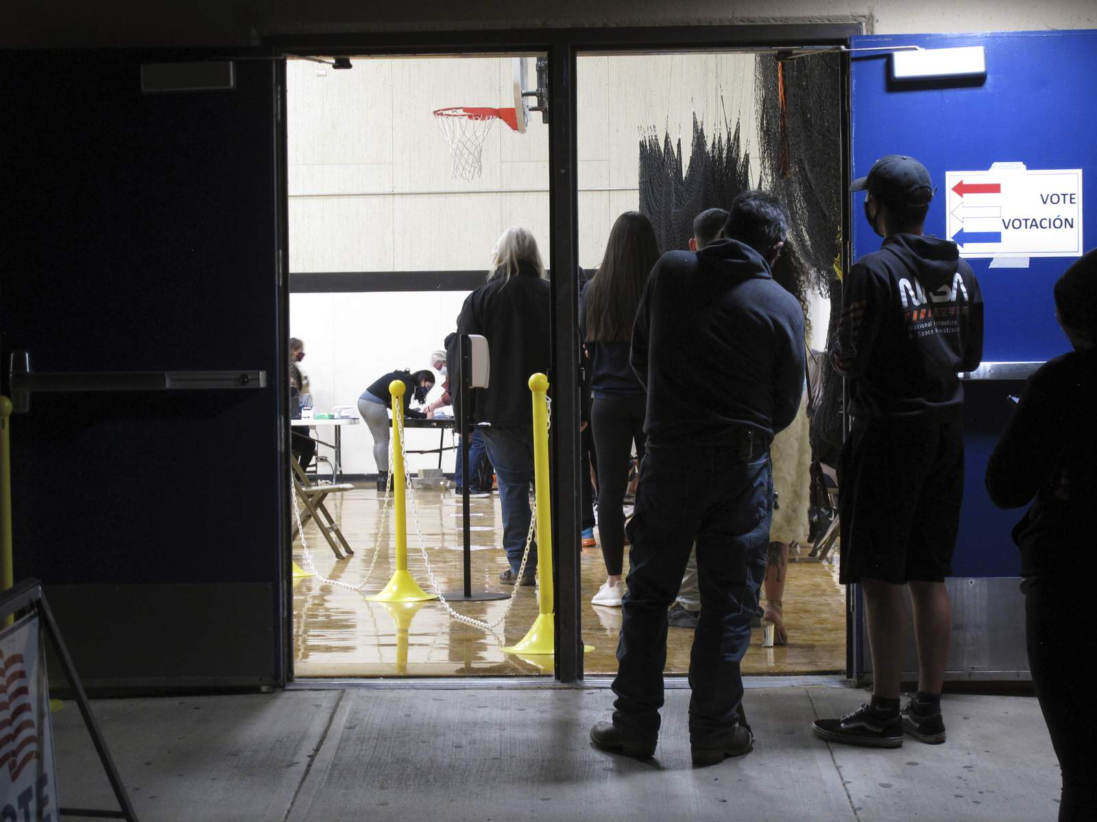 Majority in US back easier voter registration: AP poll