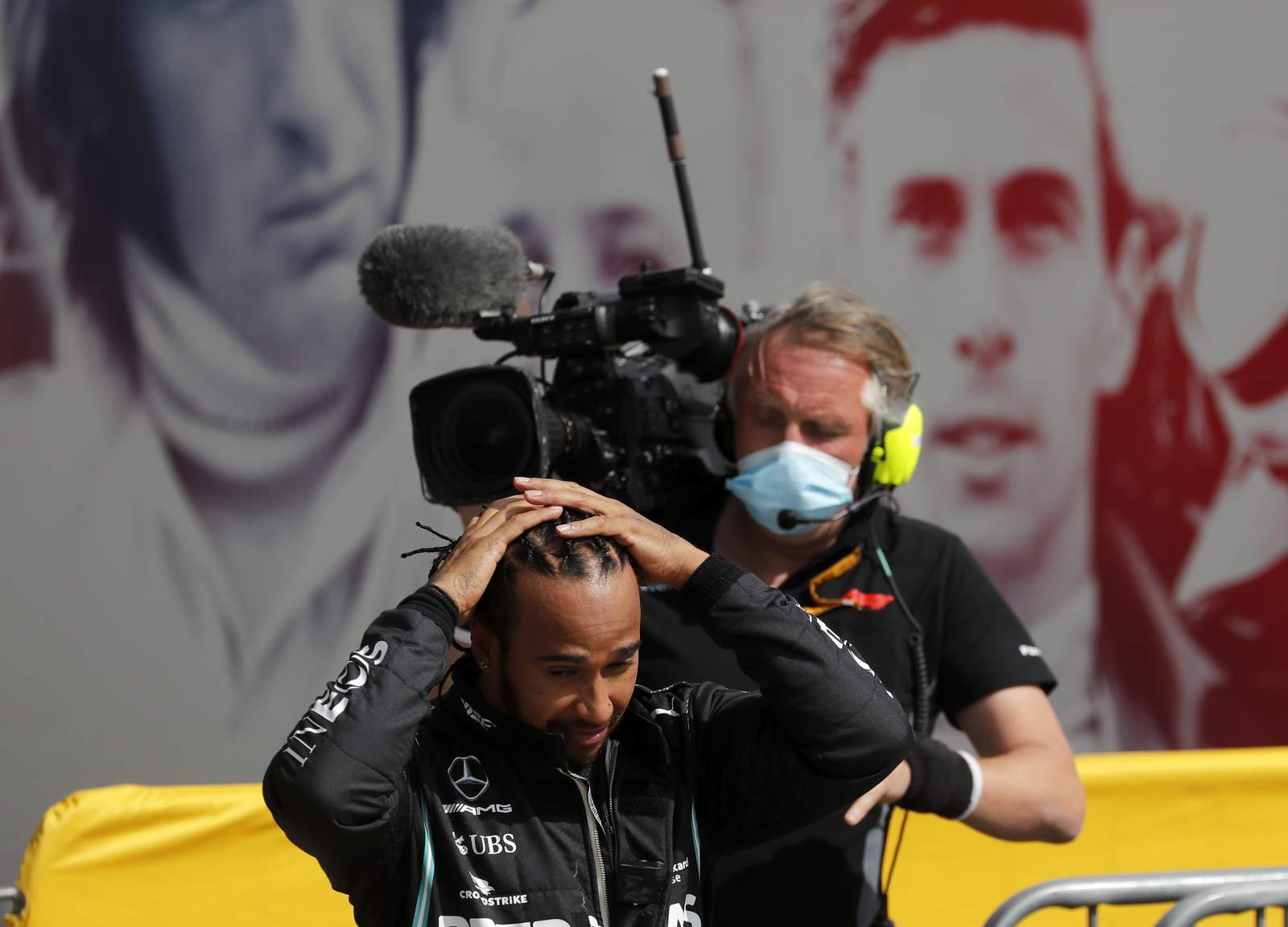Hamilton wins British GP to close in on Schumacher's record