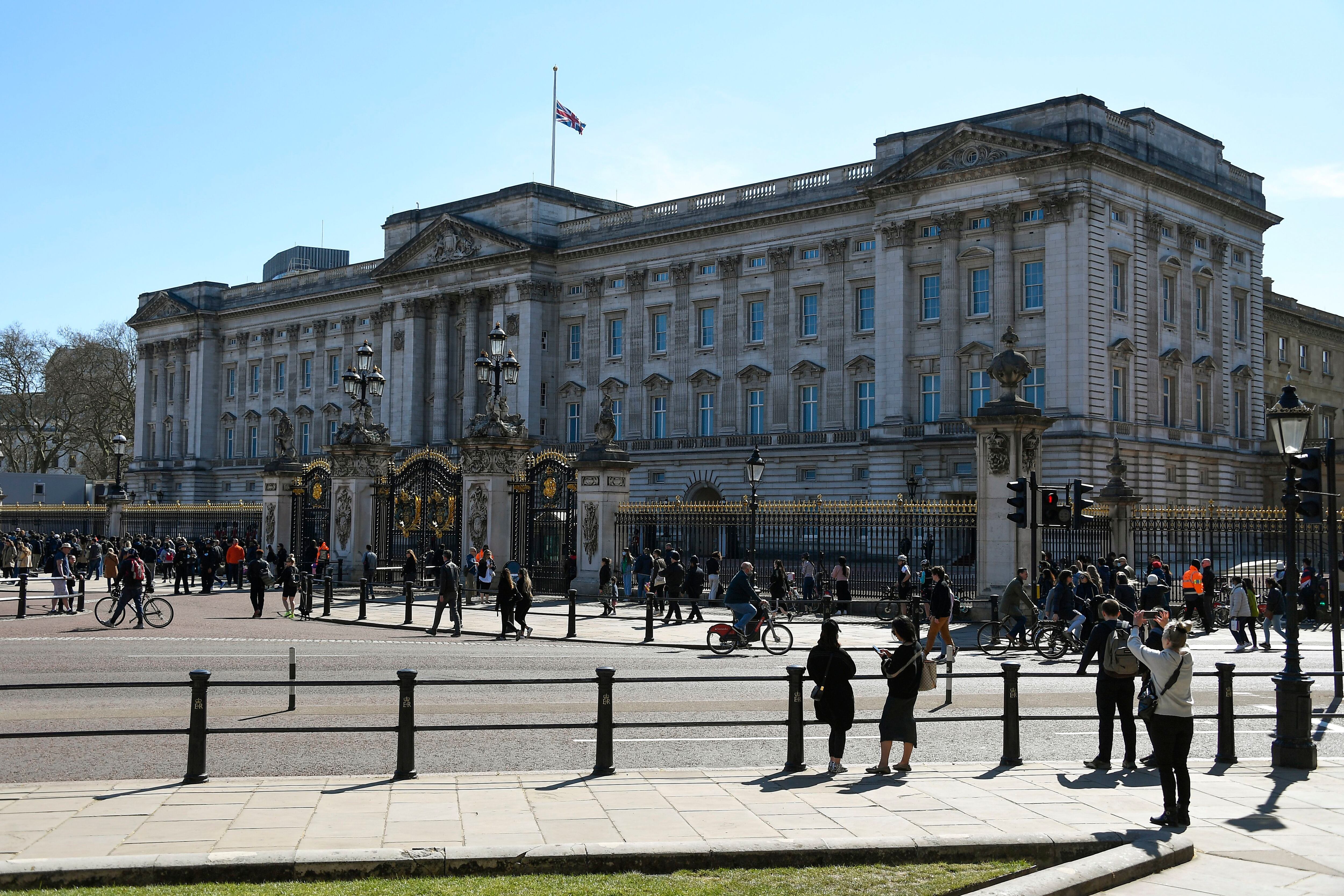 Buckingham Palace barred minorities from office jobs in ’60s