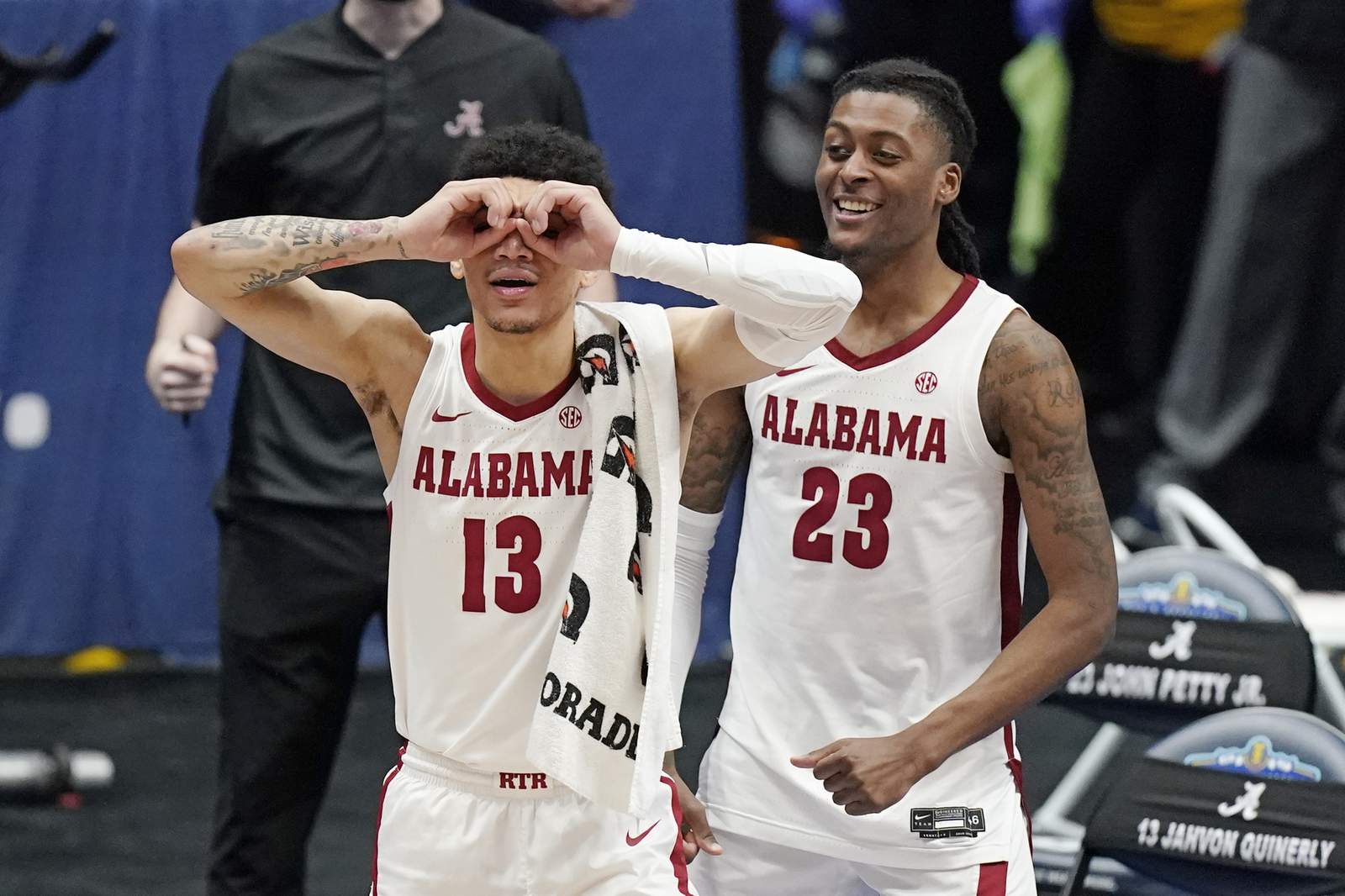 Alabama blows out Mississippi State 85-48 in SEC quarters