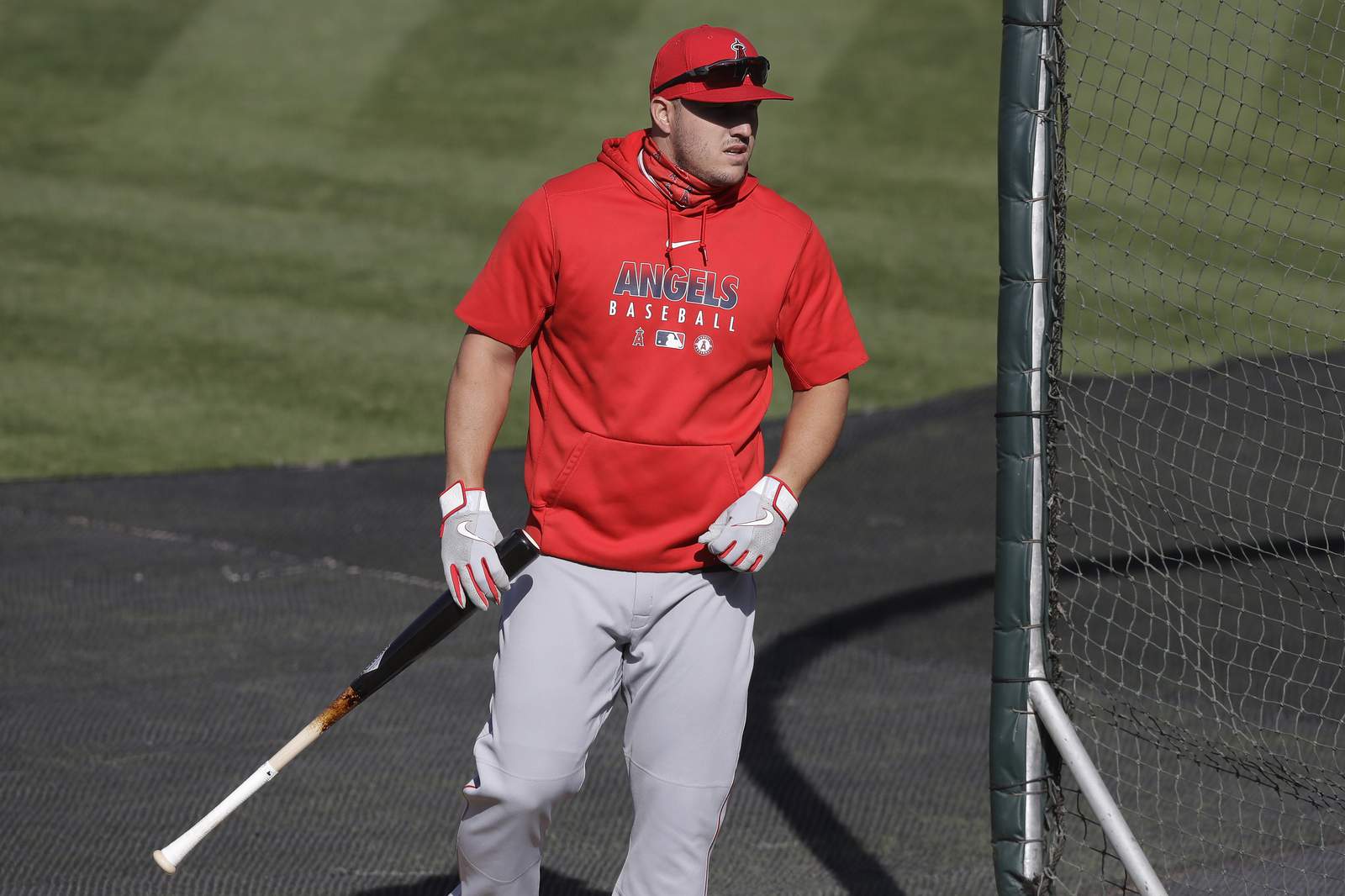 Angels' Trout on paternity list ahead of couple's 1st child
