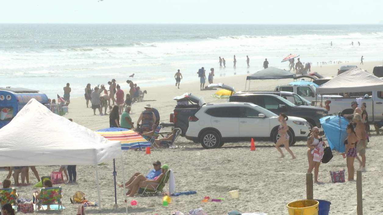 Florida reports 4,852 new COVID-19 cases as health officials ask public to be vigilant during spring break