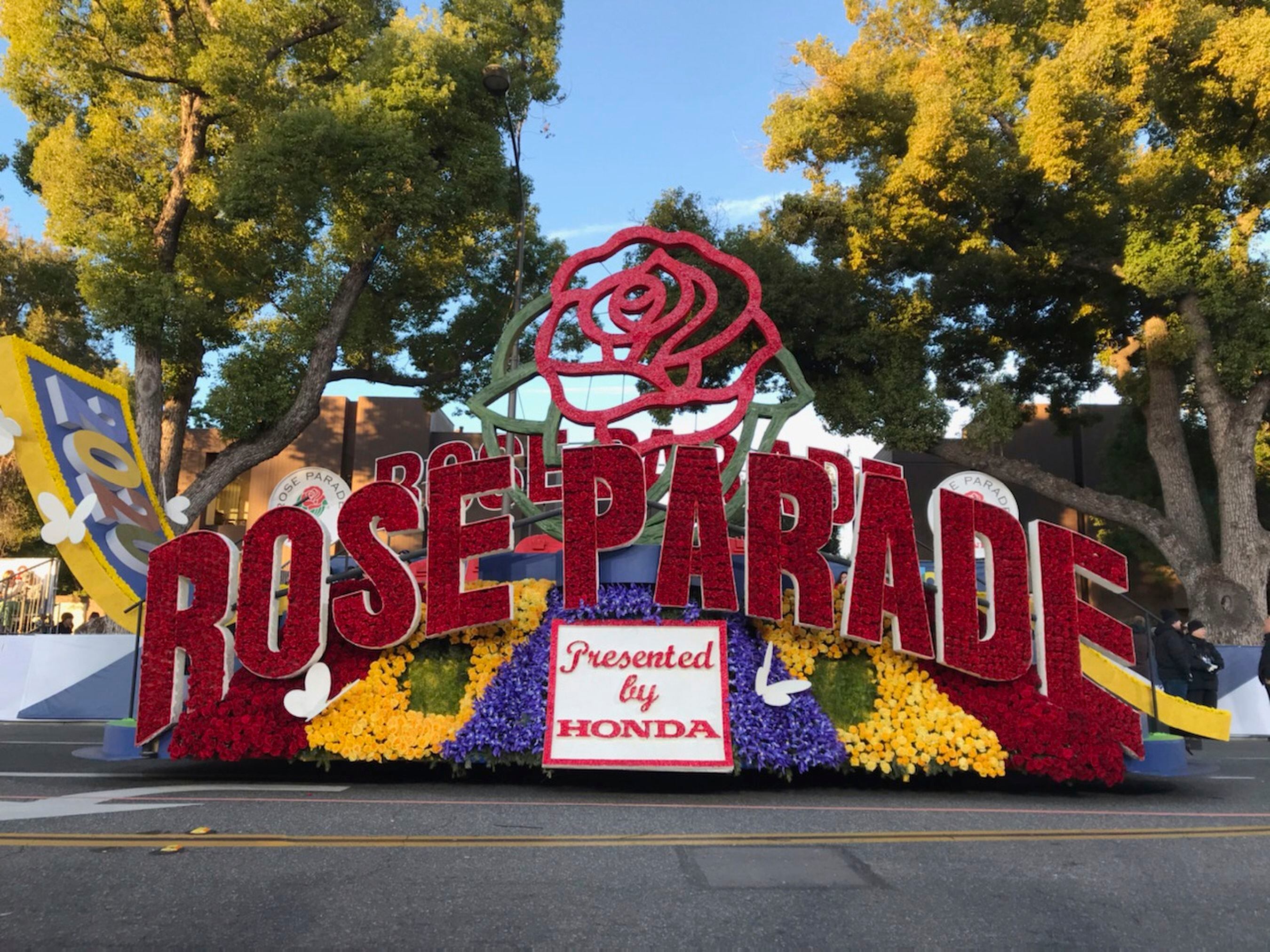 New Year’s Rose Parade to proceed despite COVID-19 surge