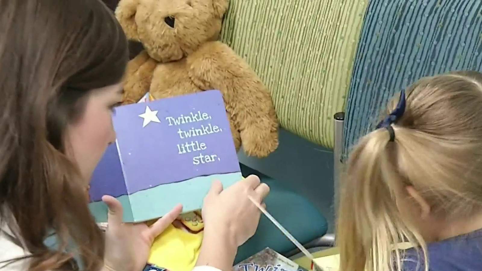 Central Florida pediatricians prescribing books during wellness exams