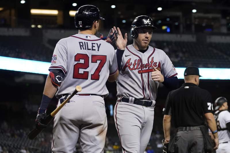 Braves ride big 5th inning to win, extend NL East lead