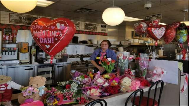 Waffle House flooded with flowers for waitress who lost ...