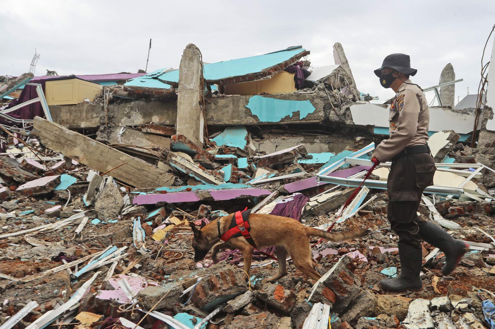 Indonesian teams find more bodies from quake that killed 78
