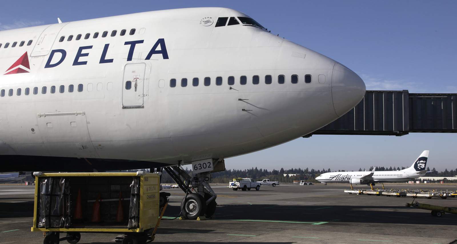 Coronavirus: Delta, American airlines reduce flights after bookings decline