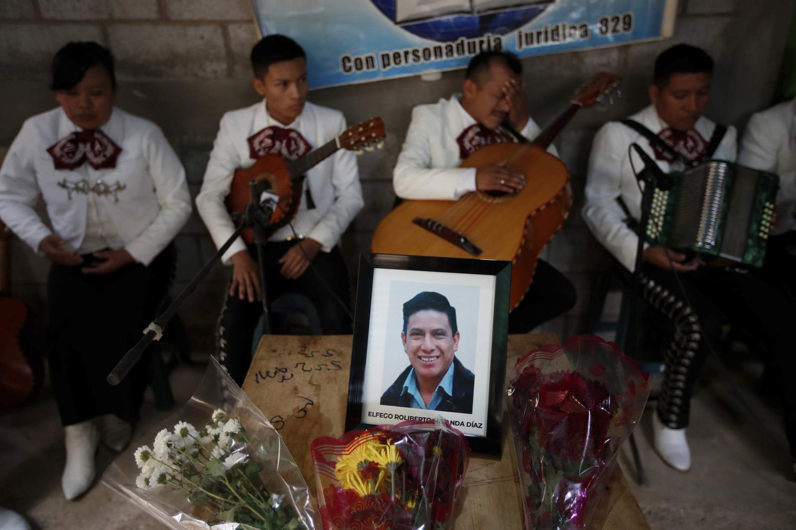 Families begin burying murdered Guatemalan migrants