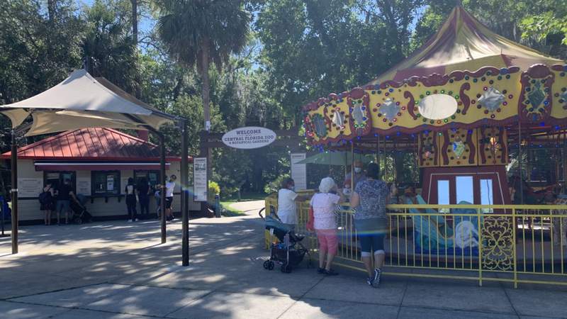 Vaccination event gives out shots, free tickets to Central Florida Zoo