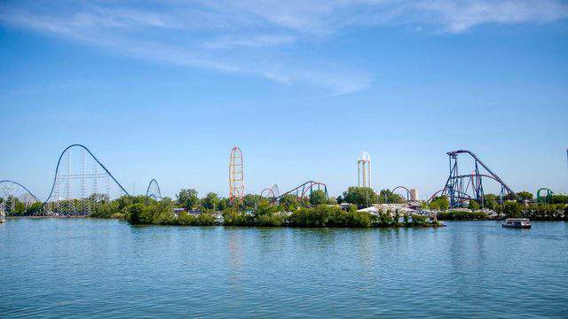 Cedar Point closes Top Thrill Dragster roller coaster after object flies off, injures 1