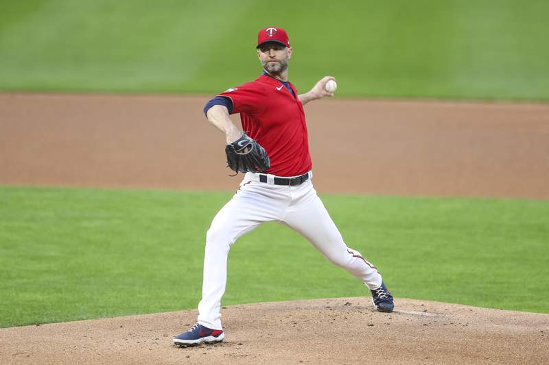 Happ loses no-hitter in 8th for Twins in 2-0 win vs Pirates