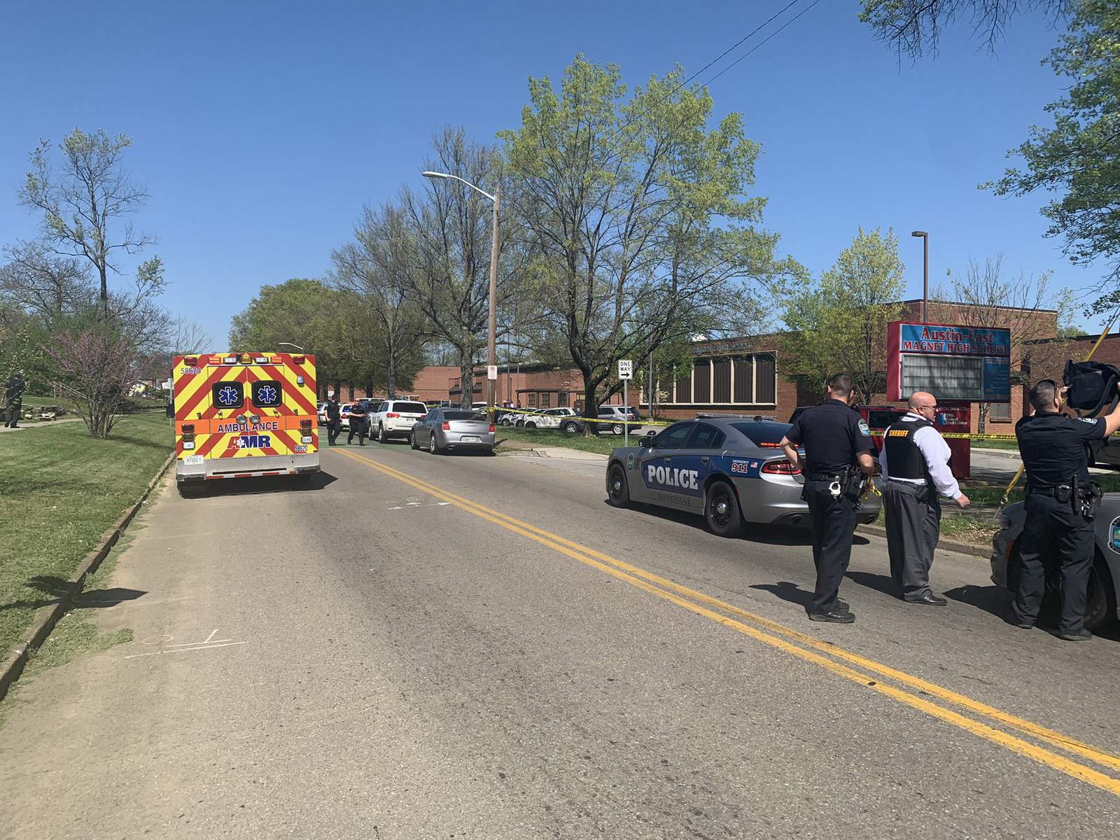 Officer wounded, 1 dead in Tennessee school shooting, police say