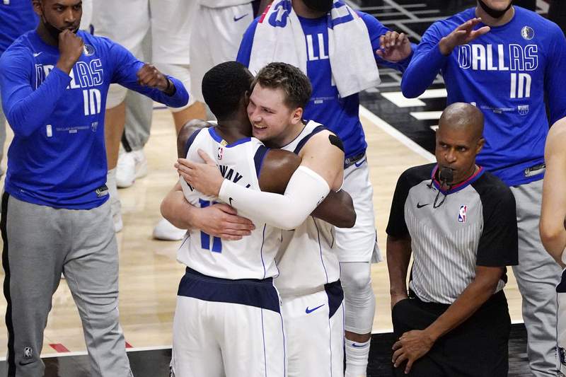 Doncic scores 42, leads Mavs over Clippers 105-100 in Game 5