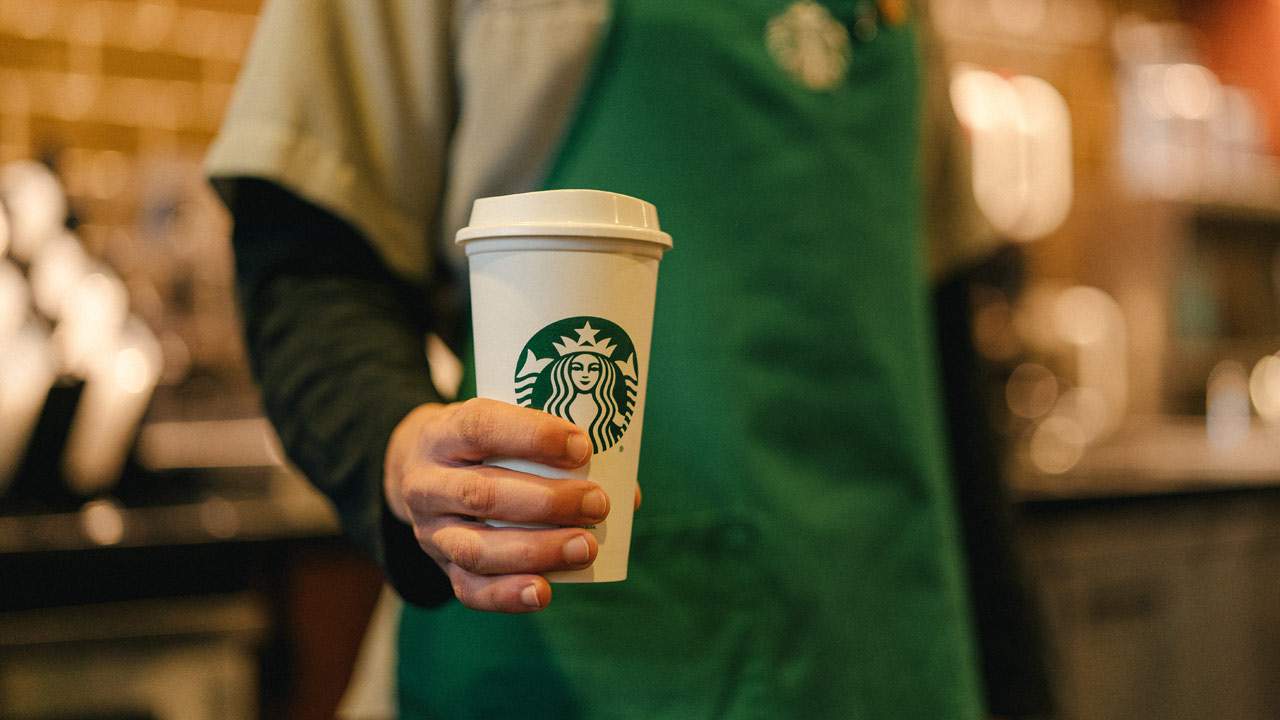 Starbucks tests new recyclable, compostable cup