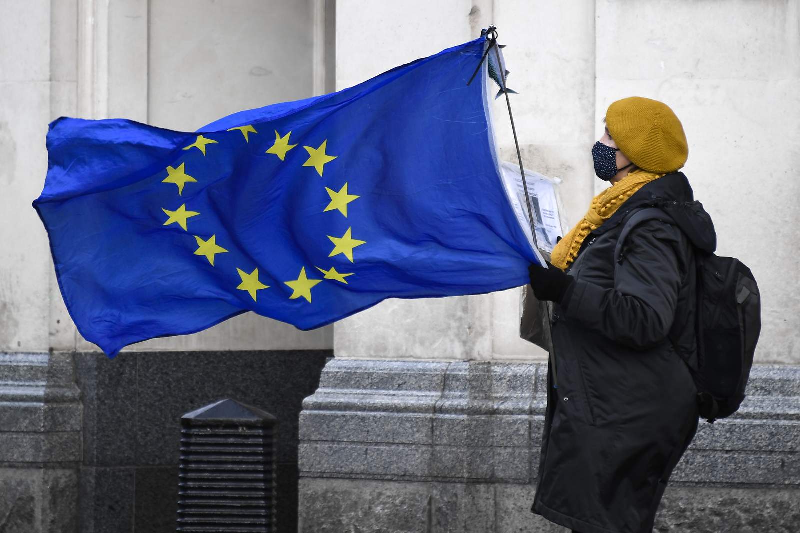 EU, UK leaders concede big gaps remain in post-Brexit talks