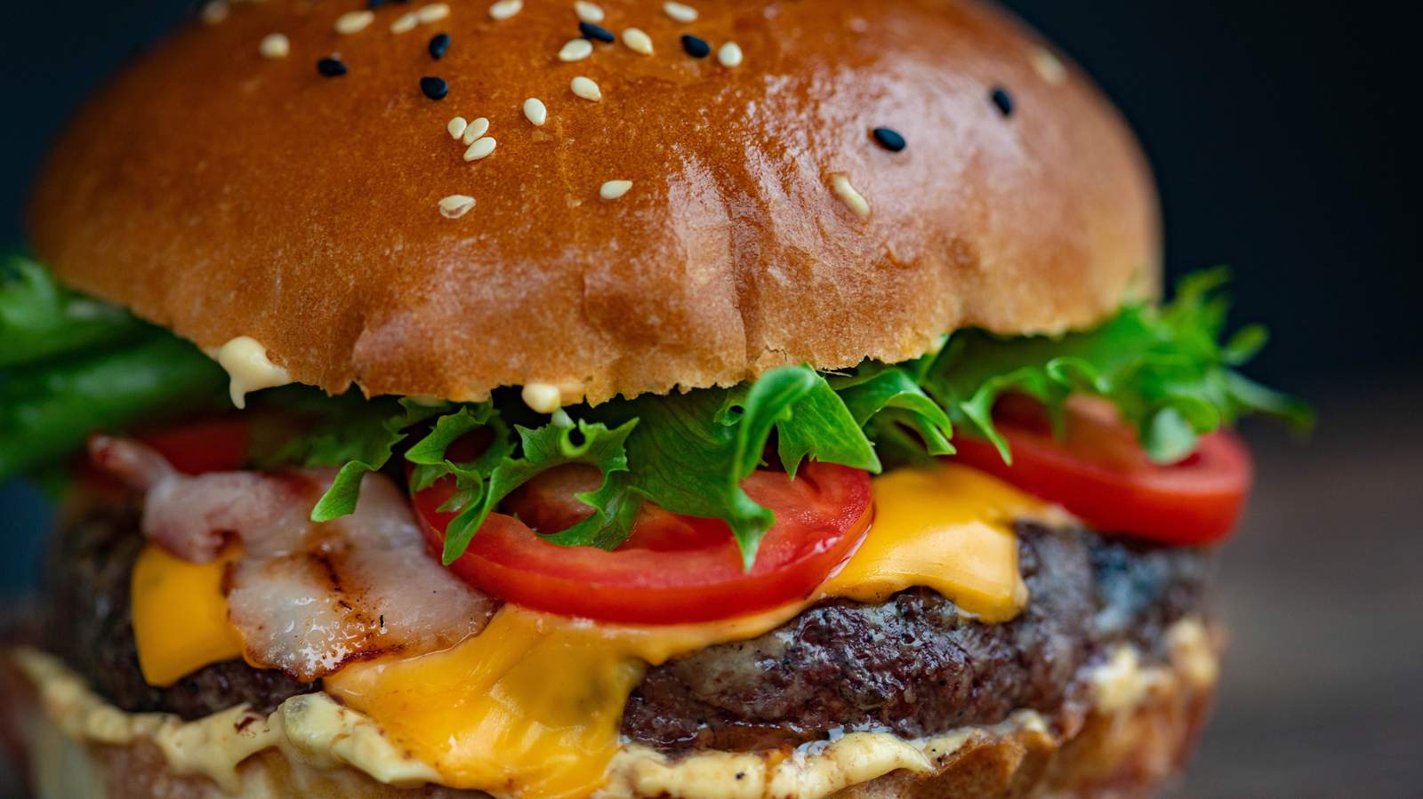 Need money? Like to eat? Company seeking ‘professional cheeseburger tester’