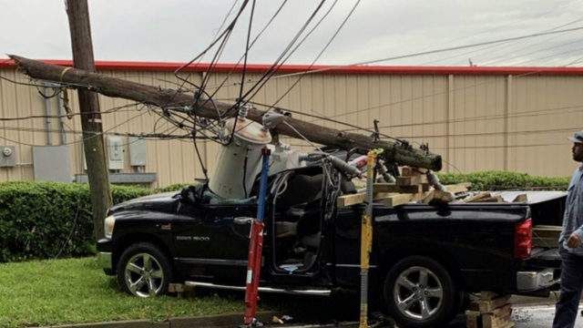 Road Closed In Sanford After Car Strikes Light Pole Police Say