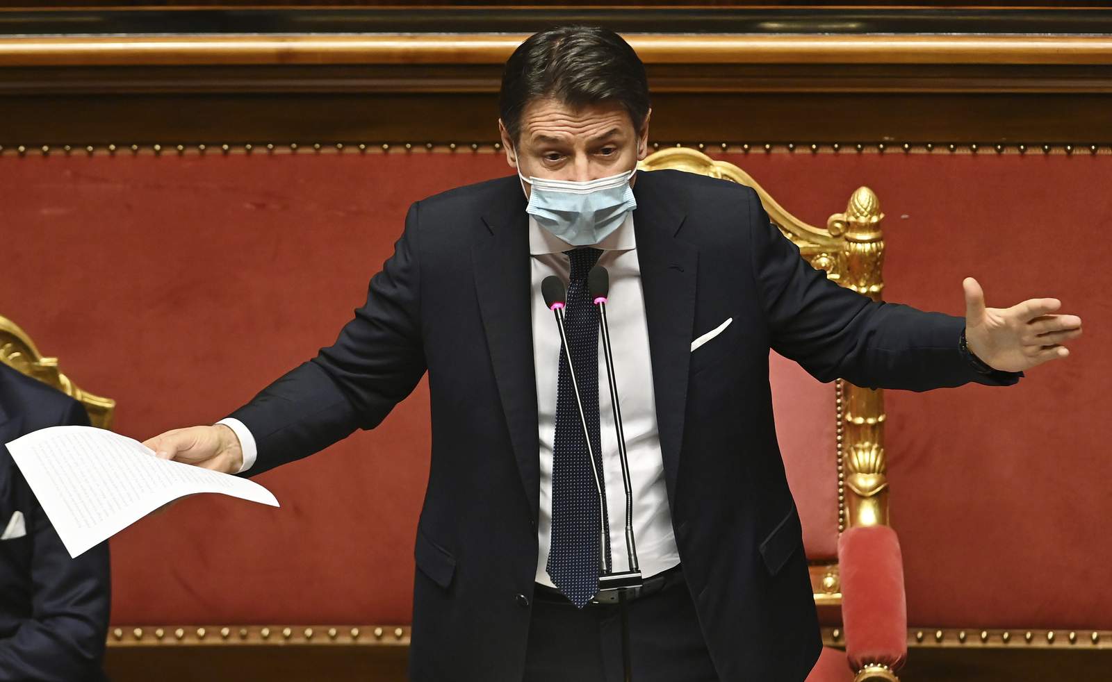Italian PM wins crucial vote in Senate with very thin margin