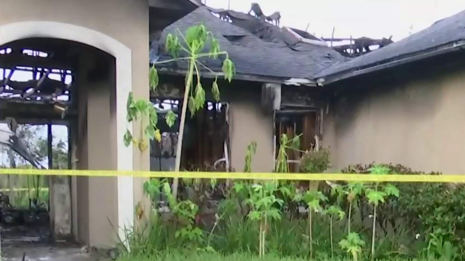 Family escapes as fire destroys Ocoee house